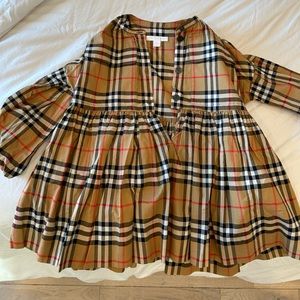 Girls size 6 authentic Burberry dress.